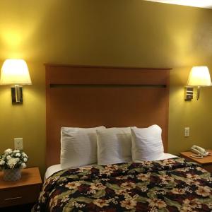 Standard Queen Room - Non Smoking