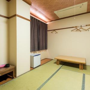 Japanese-Style Room - Smoking