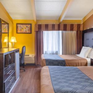 Double Room with Two Double Beds - Smoking