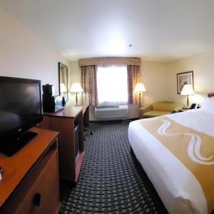 Queen Room - Non-Smoking/Pet Friendly