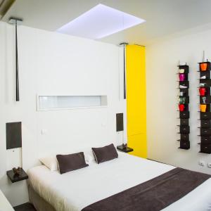 Large Double Room - Résidence des Ducs - La Contemporaine