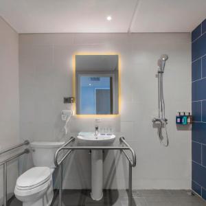 Standard King Room - Disability Access