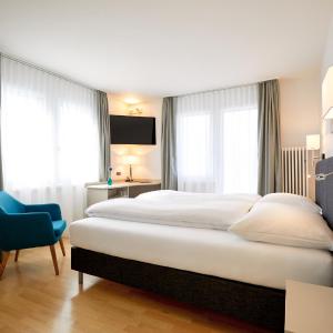Superior Double Room with Balcony and Lake View