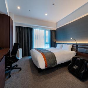 Corner Double Room - Non-Smoking
