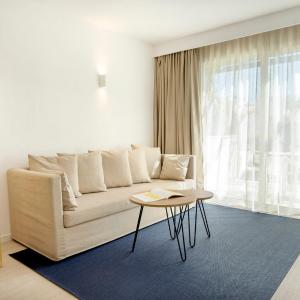 Suite with Lateral Sea View (2 Adults)