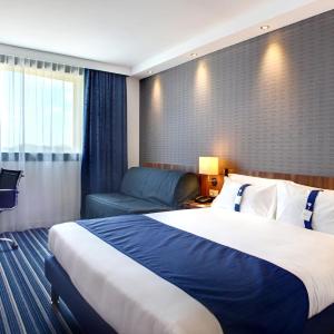 Standard Queen Room with Sofa Bed