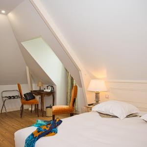 Premium Double Room - Attic