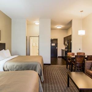 Efficiency Queen Suite with Two Queen Beds - Non-Smoking