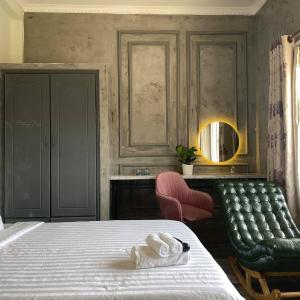 King Room with Mountain View