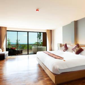 Junior Suite with Spa Bath