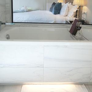King Room with Spa Bath