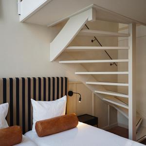 Deluxe Quadruple Room with Canal View