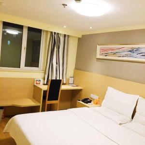 Superior Queen Bed Room