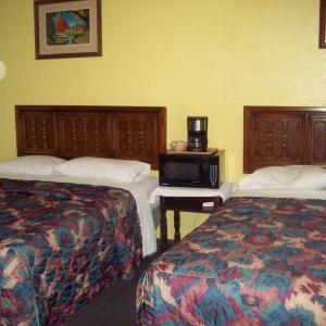 Deluxe Queen Room with Two Queen Beds