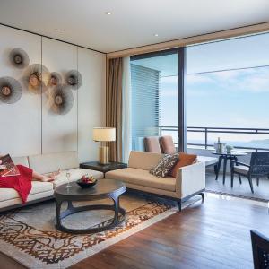 Grand King Suite with Ocean View