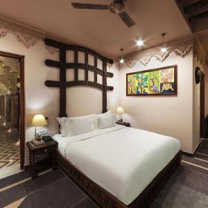 Deluxe Double Room with Evening tea experience at the property and pillow menu selections 