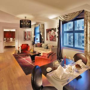 Executive Suite with Garden View
