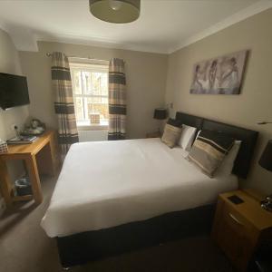 OFFSITE King Room