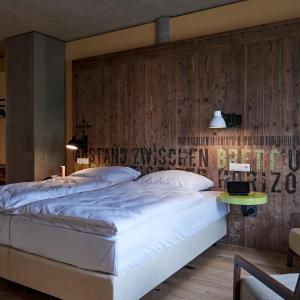 Large Comfort Double Room with Bath Tub