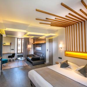 Superior King Suite