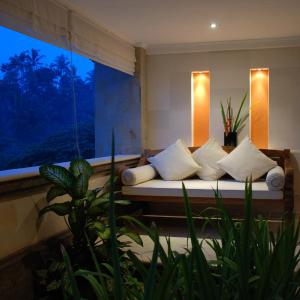Pool Suite