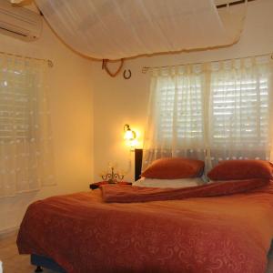 One-Bedroom Apartment with Balcony