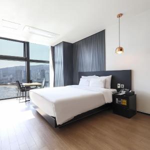 Deluxe Double Room with Sea View