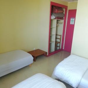 Twin Room with Shower