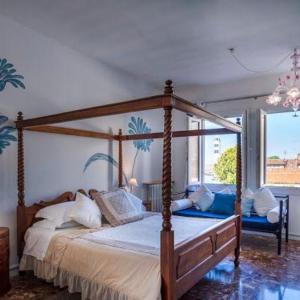 Apartment with Balcony and Sea View