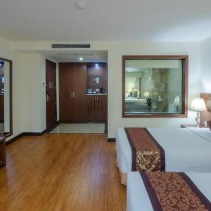 Superior Twin Room with Bathtub