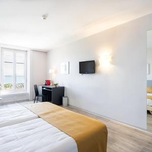 Twin Room with Lake View