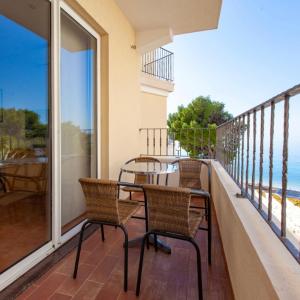 Two-Bedroom Deluxe Apartment with Balcony