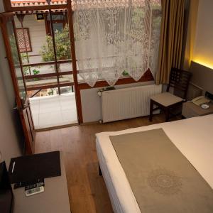 Standard Double or Twin Room with Garden View