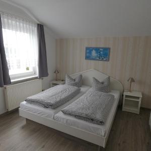 Deluxe Double Room with Balcony 11