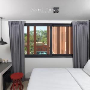 Honeymoon with Pool View 