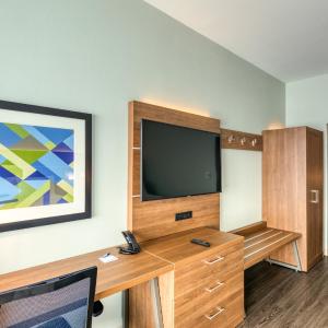 Queen Suite with Two Queen Beds
