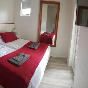 Quadruple Room with Private Bathroom