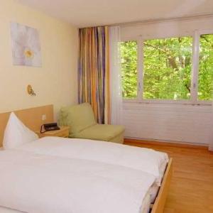Suite with Mountain View