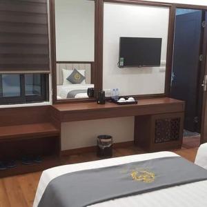 Twin Room with Private Bathroom