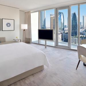 Club Room Burj View - Exclusive Access to Level 54 Infinity Pool 