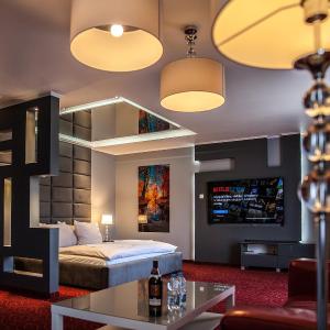 Suite with Hot Tub