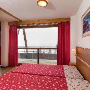 Two-Bedroom Apartment (6 Adults) close to the Ski Slopes 