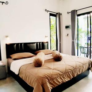 Deluxe Double Room with Balcony and Sea View
