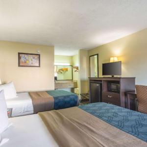 Double Room with Two Double Beds - Non-Smoking