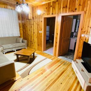 One-Bedroom Apartment with Garden View and Balcony (6 Adults)