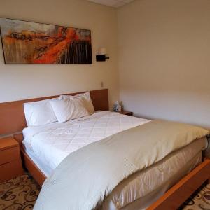 Queen Room with Balcony