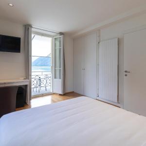 Queen Room with Lake View
