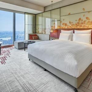 Superior King Room with River View