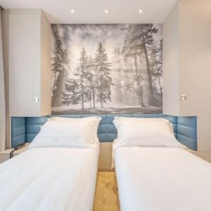 Standard Queen Room Convert Into Two Twin Beds