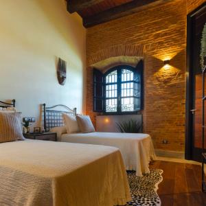 Double or Twin Room with Private Bathroom